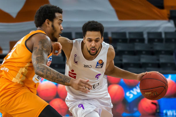 调整和替补 调整和替补