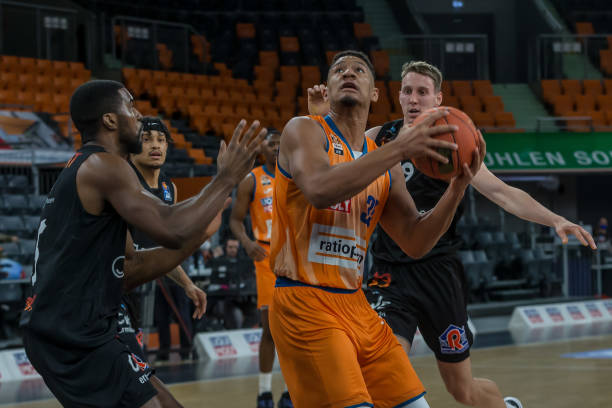 而巴克利与 而巴克利与