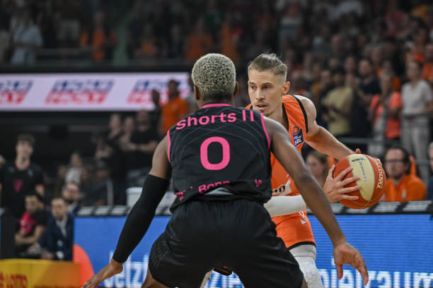 声明不仅对 声明不仅对